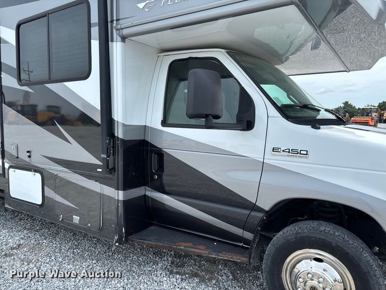 image for item DZ4580 2012 Ford E450 Super Duty Fleetwood Jamboree RV