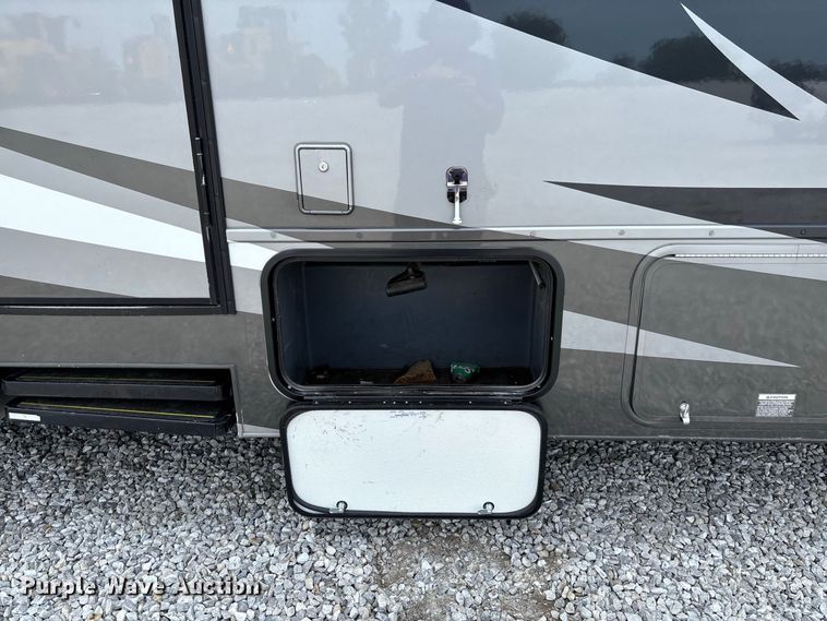 image for item DZ4580 2012 Ford E450 Super Duty Fleetwood Jamboree RV