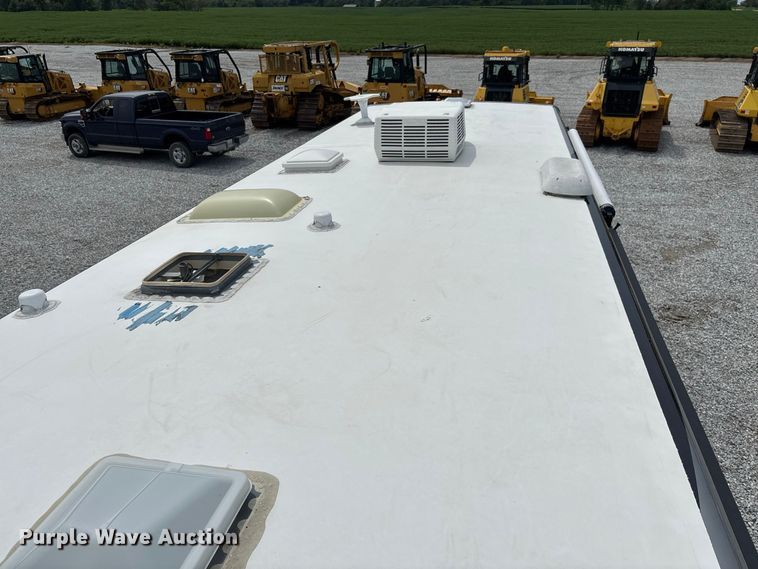 image for item DZ4580 2012 Ford E450 Super Duty Fleetwood Jamboree RV