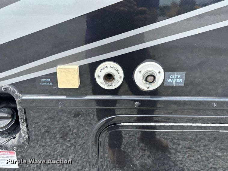image for item DZ4580 2012 Ford E450 Super Duty Fleetwood Jamboree RV