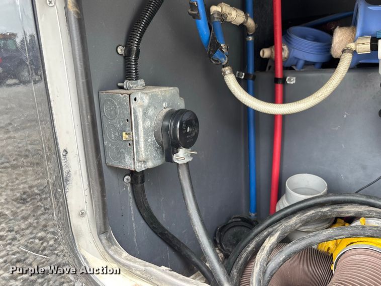 image for item DZ4580 2012 Ford E450 Super Duty Fleetwood Jamboree RV