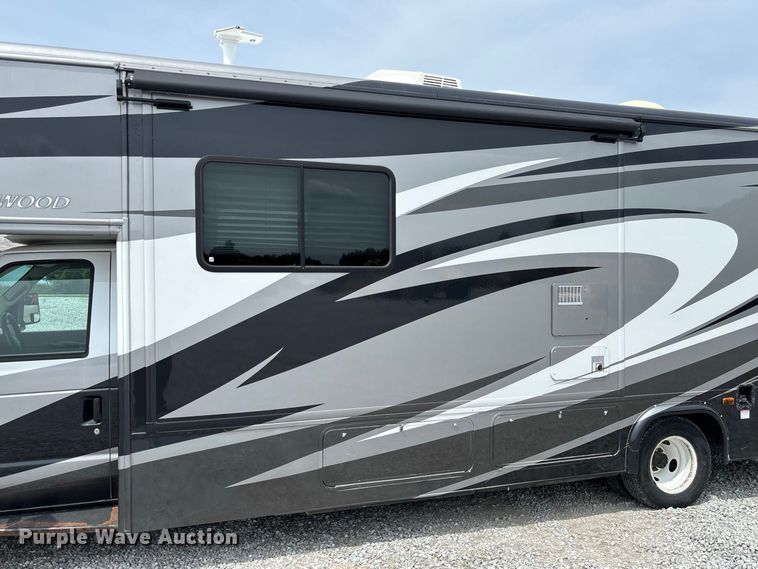 image for item DZ4580 2012 Ford E450 Super Duty Fleetwood Jamboree RV