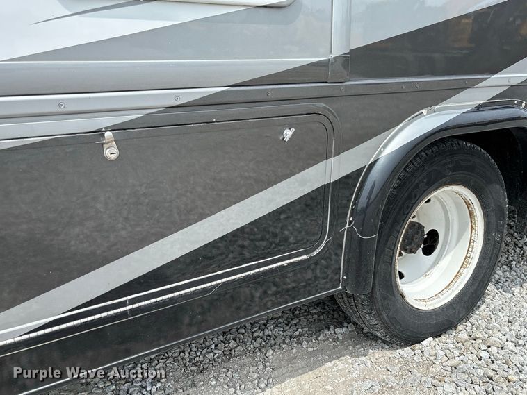 image for item DZ4580 2012 Ford E450 Super Duty Fleetwood Jamboree RV