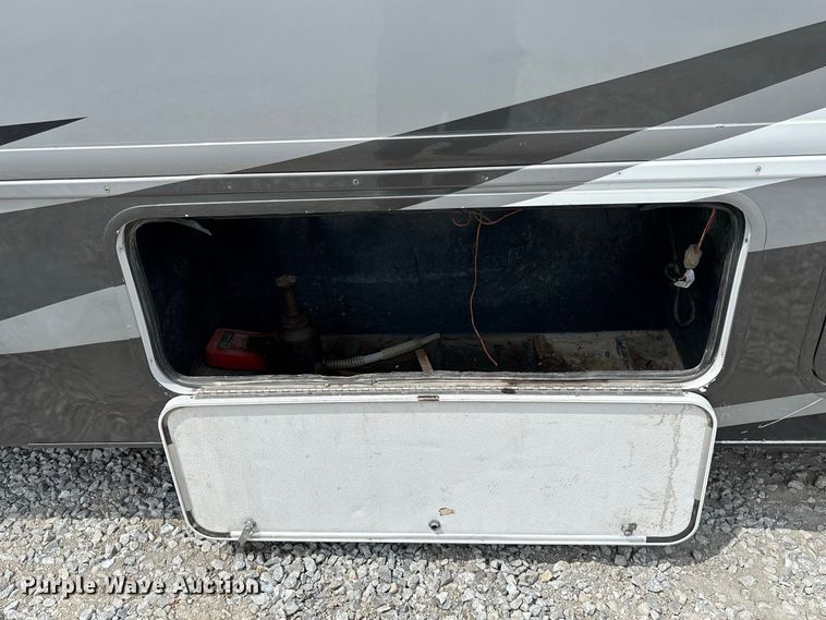 image for item DZ4580 2012 Ford E450 Super Duty Fleetwood Jamboree RV