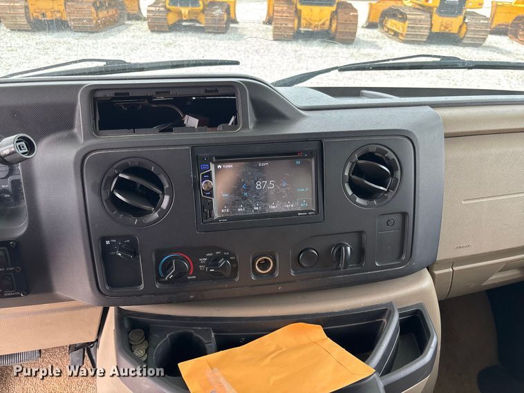 image for item DZ4580 2012 Ford E450 Super Duty Fleetwood Jamboree RV