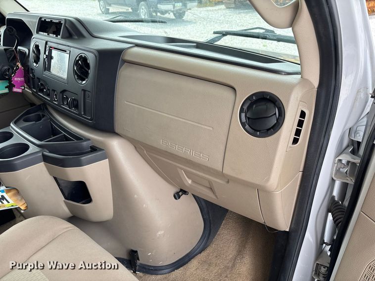 image for item DZ4580 2012 Ford E450 Super Duty Fleetwood Jamboree RV