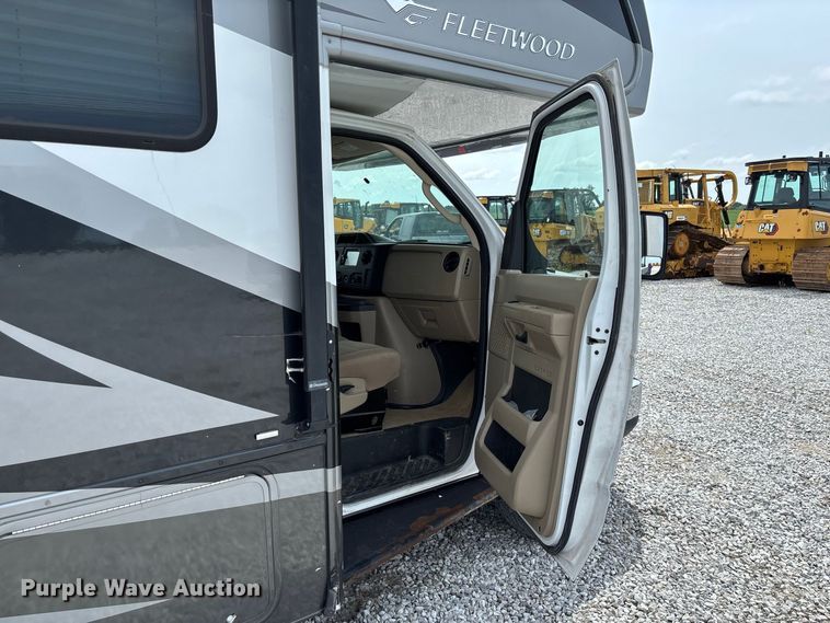 image for item DZ4580 2012 Ford E450 Super Duty Fleetwood Jamboree RV