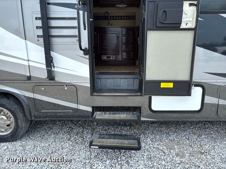 image for item DZ4580 2012 Ford E450 Super Duty Fleetwood Jamboree RV