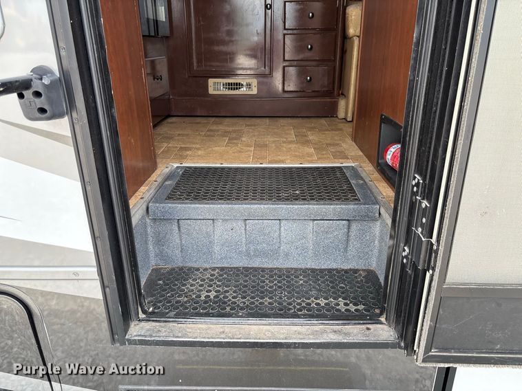 image for item DZ4580 2012 Ford E450 Super Duty Fleetwood Jamboree RV