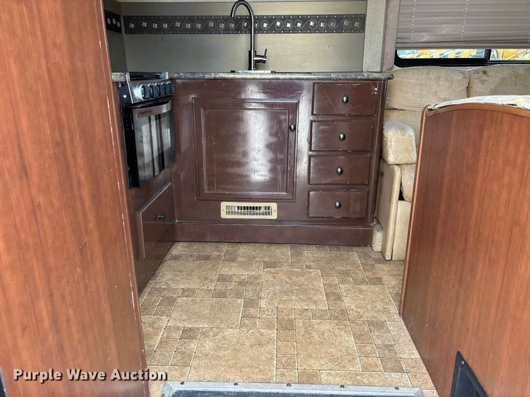 image for item DZ4580 2012 Ford E450 Super Duty Fleetwood Jamboree RV