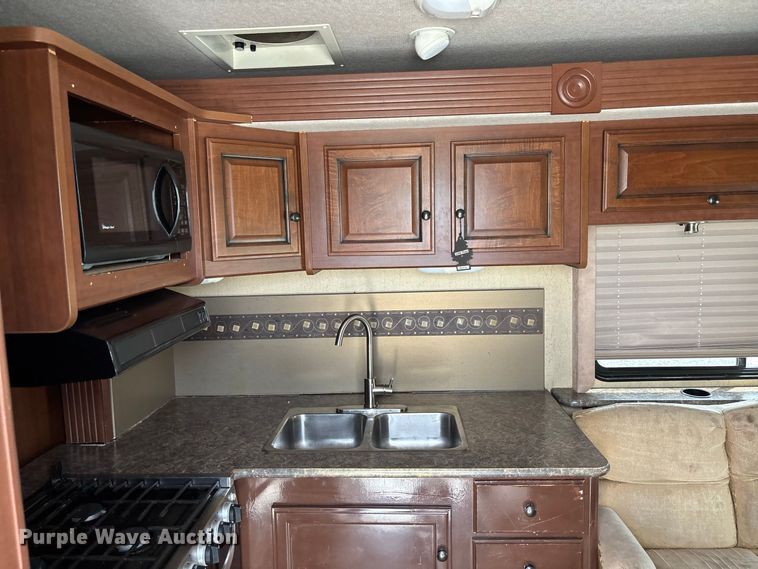 image for item DZ4580 2012 Ford E450 Super Duty Fleetwood Jamboree RV