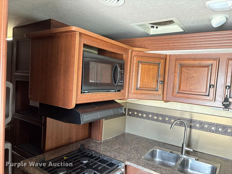 image for item DZ4580 2012 Ford E450 Super Duty Fleetwood Jamboree RV