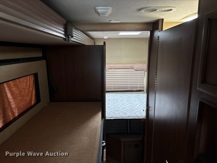 image for item DZ4580 2012 Ford E450 Super Duty Fleetwood Jamboree RV