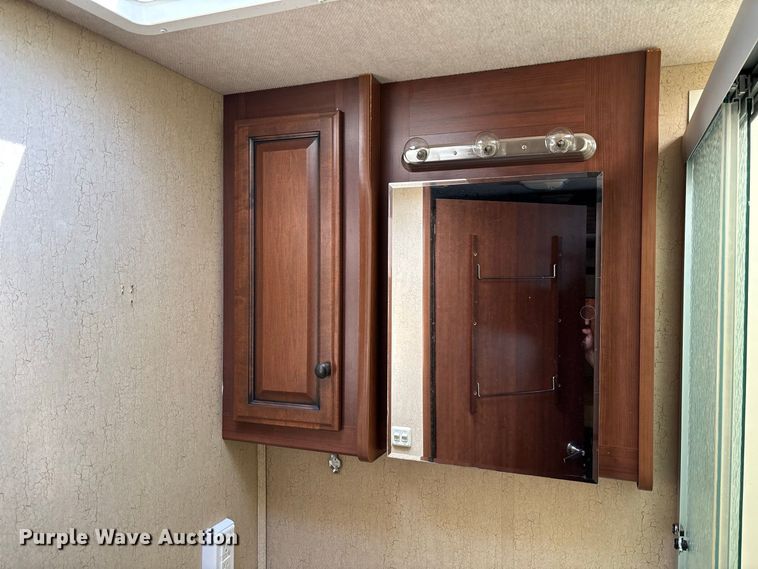 image for item DZ4580 2012 Ford E450 Super Duty Fleetwood Jamboree RV