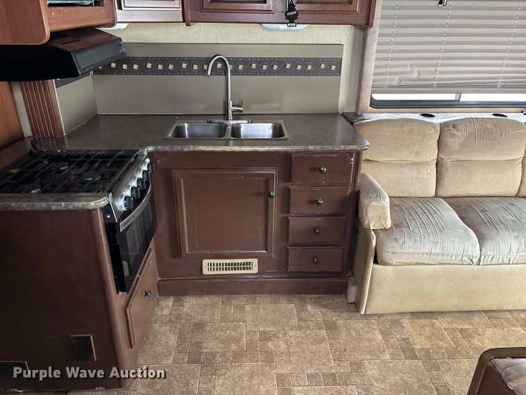 image for item DZ4580 2012 Ford E450 Super Duty Fleetwood Jamboree RV
