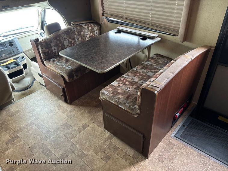 image for item DZ4580 2012 Ford E450 Super Duty Fleetwood Jamboree RV