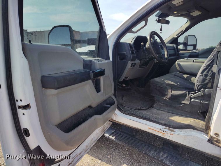 image for item ED0159 2020 Ford F450 Ext. Cab truck cab and chassis