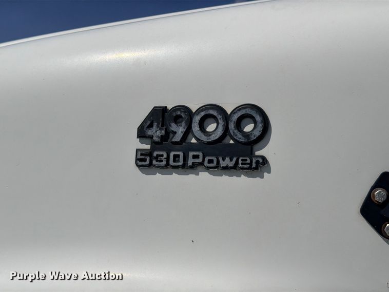 image for item ED5471 2001 International 4900 semi truck