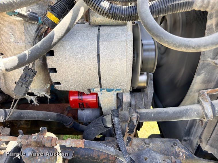image for item ED5471 2001 International 4900 semi truck