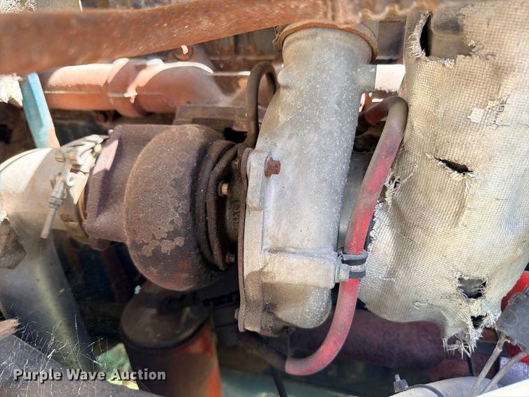 image for item ED5471 2001 International 4900 semi truck