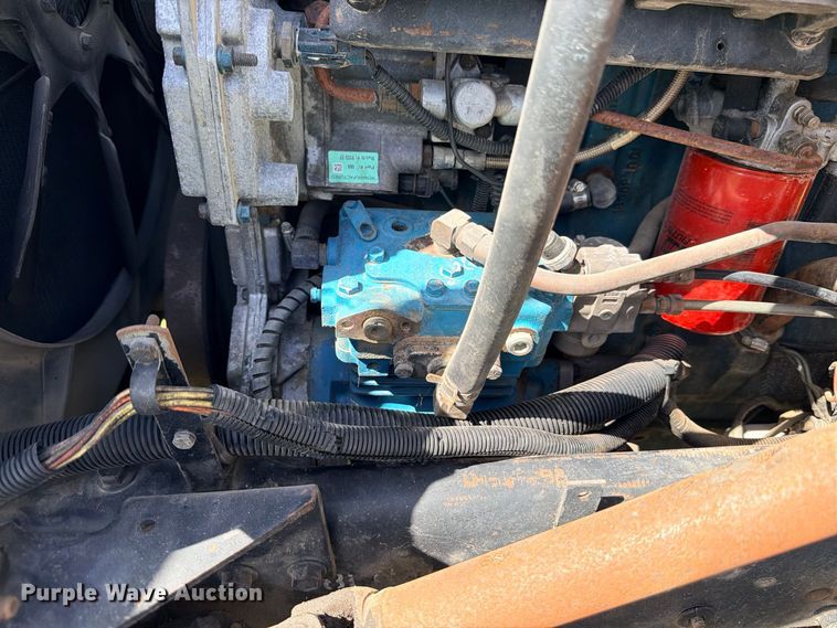 image for item ED5471 2001 International 4900 semi truck