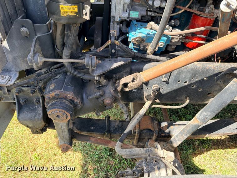image for item ED5471 2001 International 4900 semi truck
