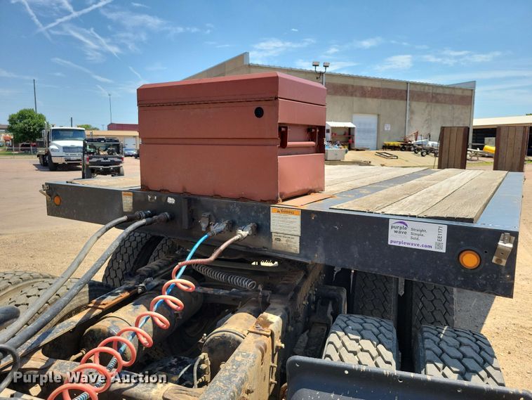 image for item EE1171 2010 Etnyre equipment trailer