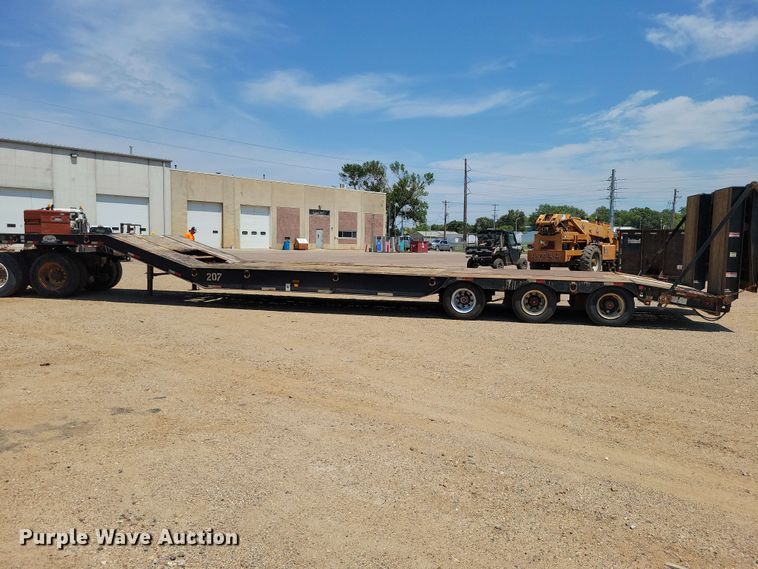 image for item EE1171 2010 Etnyre equipment trailer