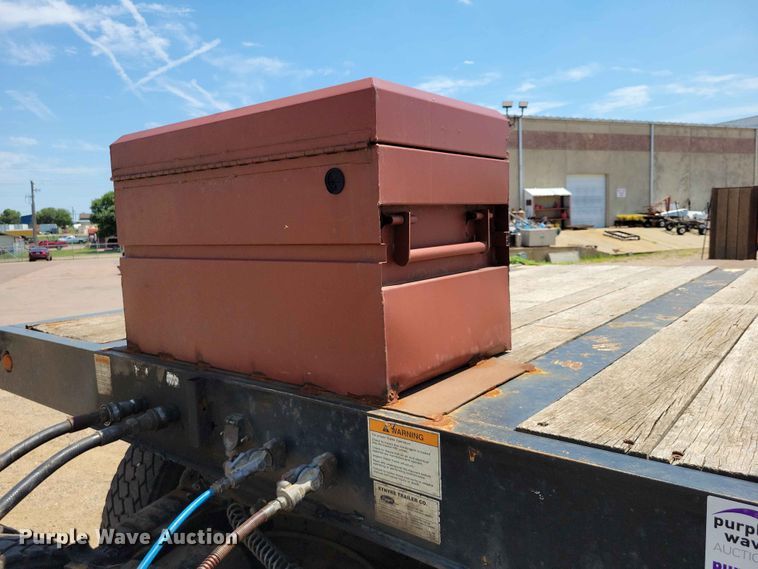 image for item EE1171 2010 Etnyre equipment trailer