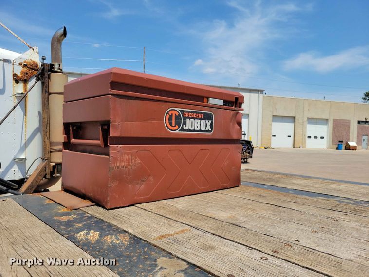 image for item EE1171 2010 Etnyre equipment trailer