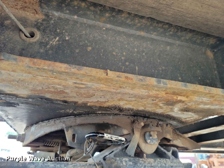 image for item EE1171 2010 Etnyre equipment trailer