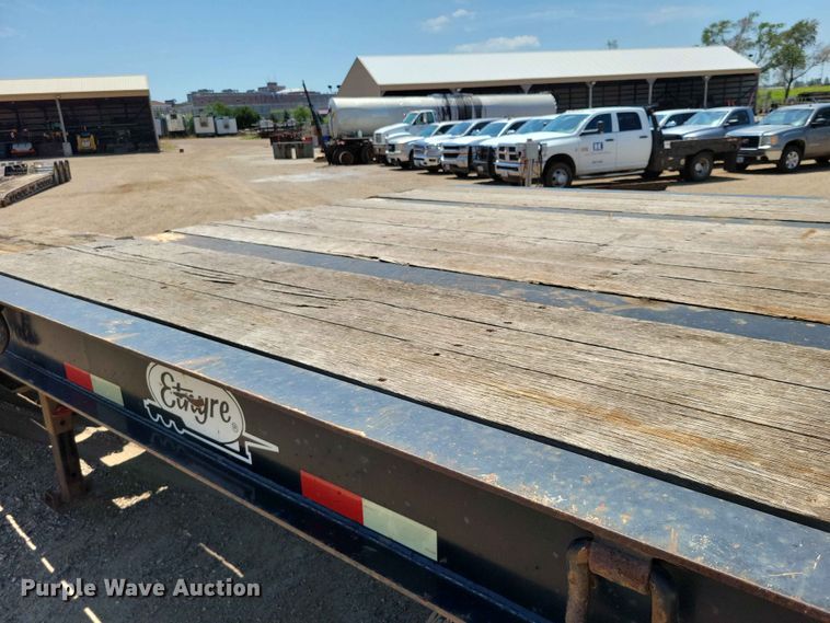 image for item EE1171 2010 Etnyre equipment trailer