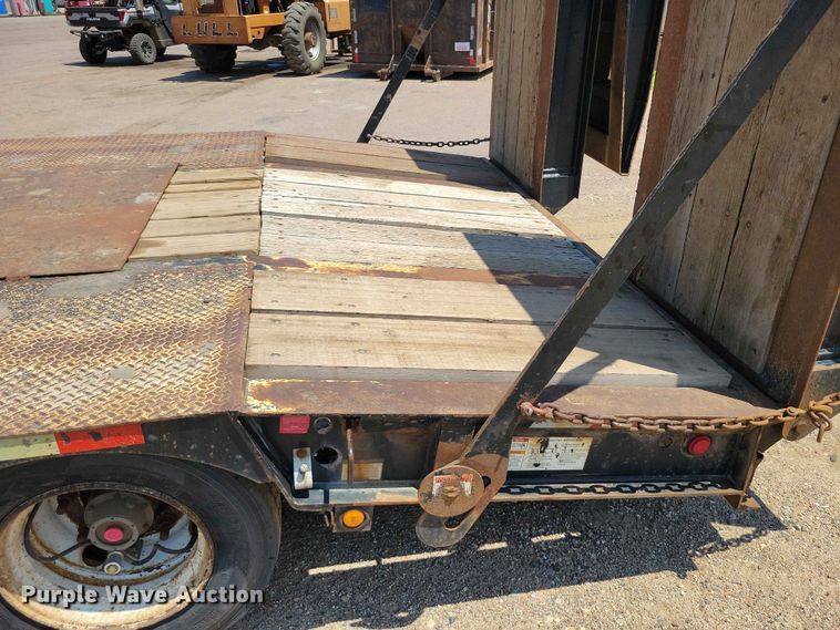 image for item EE1171 2010 Etnyre equipment trailer