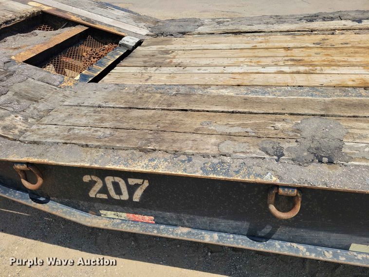 image for item EE1171 2010 Etnyre equipment trailer