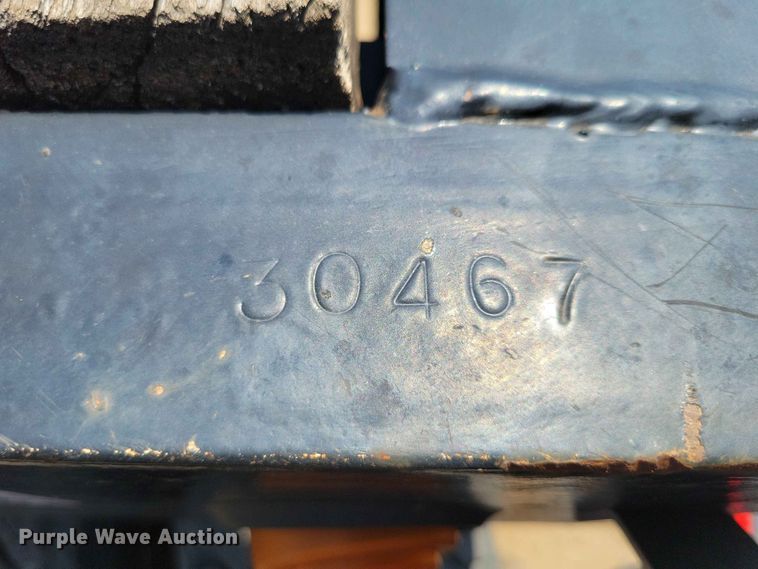 image for item EE1171 2010 Etnyre equipment trailer
