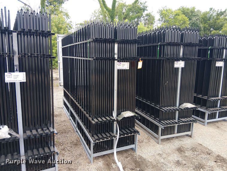 (22) Valley Pioneer F10 fence panels