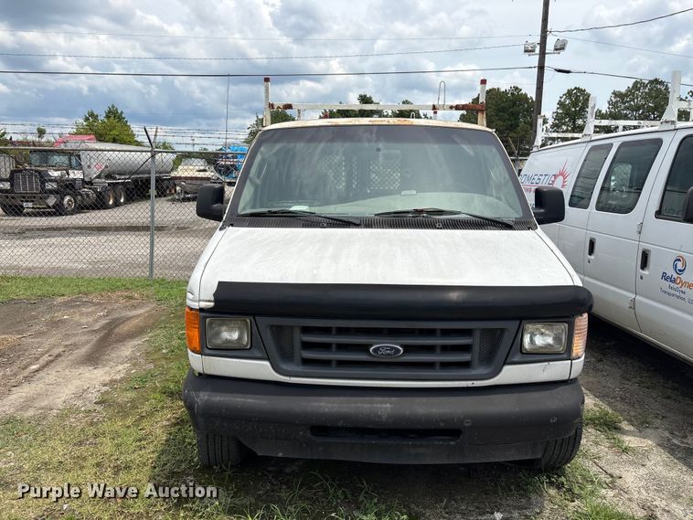 image for item EF1260 2003 Ford E350 van