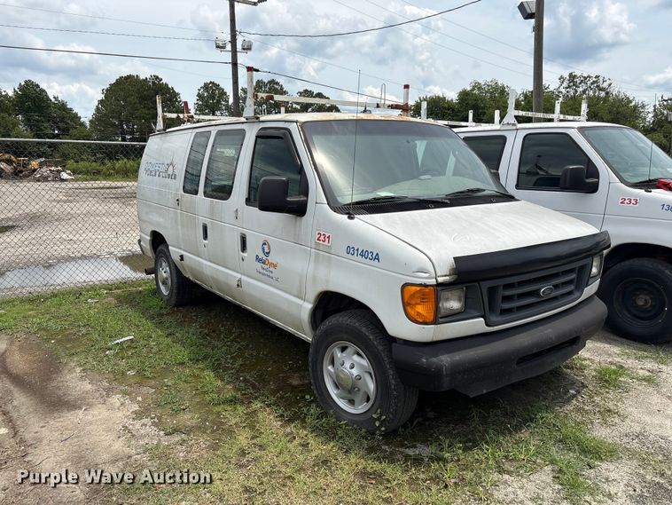 image for item EF1260 2003 Ford E350 van