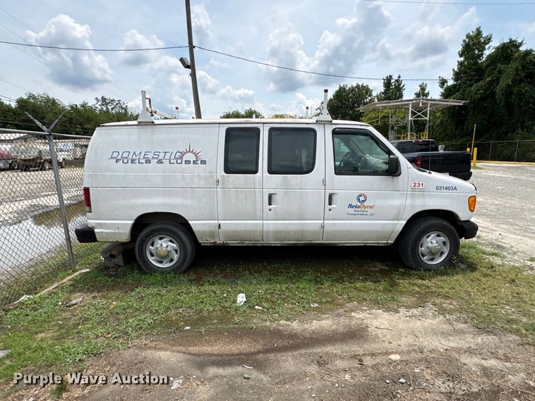 image for item EF1260 2003 Ford E350 van
