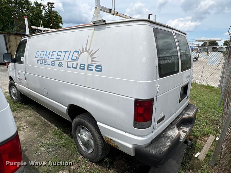 image for item EF1260 2003 Ford E350 van