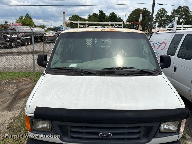 image for item EF1260 2003 Ford E350 van