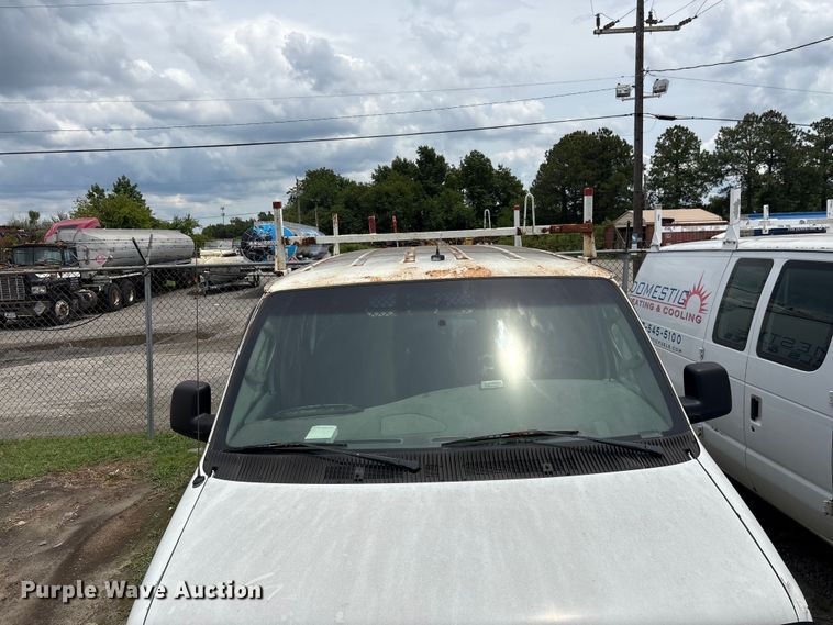 image for item EF1260 2003 Ford E350 van