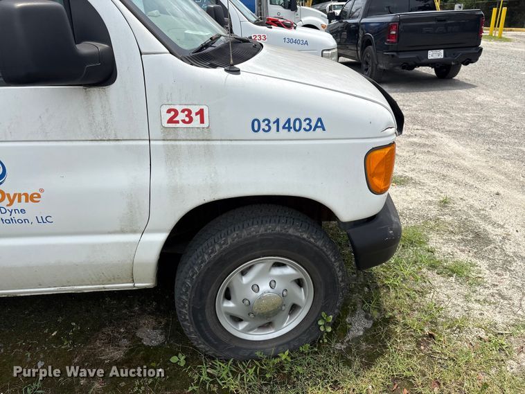 image for item EF1260 2003 Ford E350 van