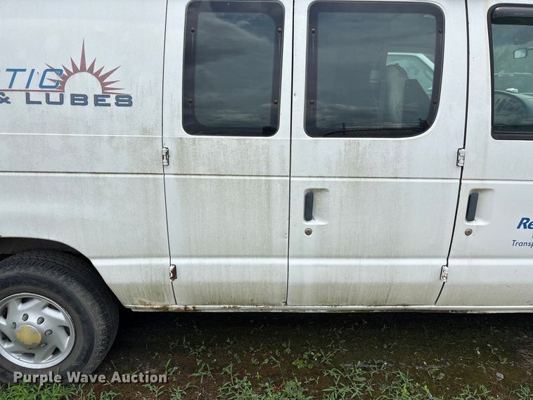 image for item EF1260 2003 Ford E350 van