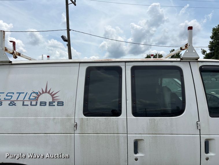 image for item EF1260 2003 Ford E350 van