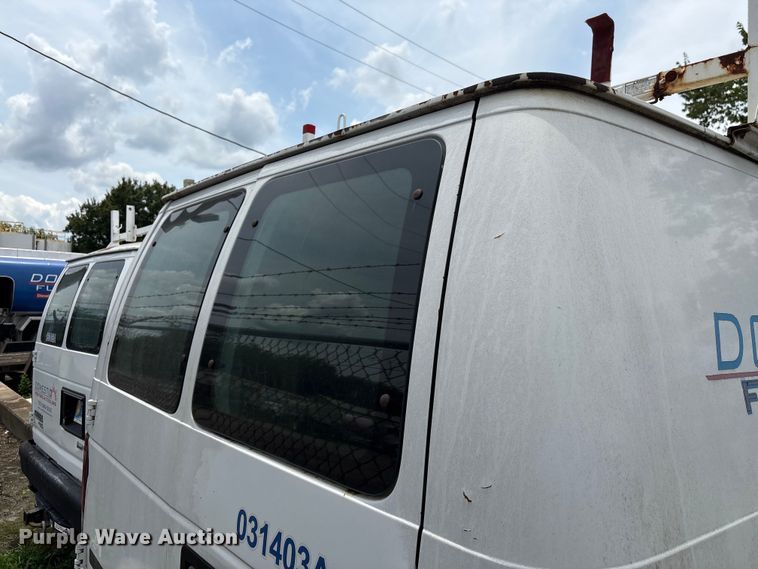 image for item EF1260 2003 Ford E350 van