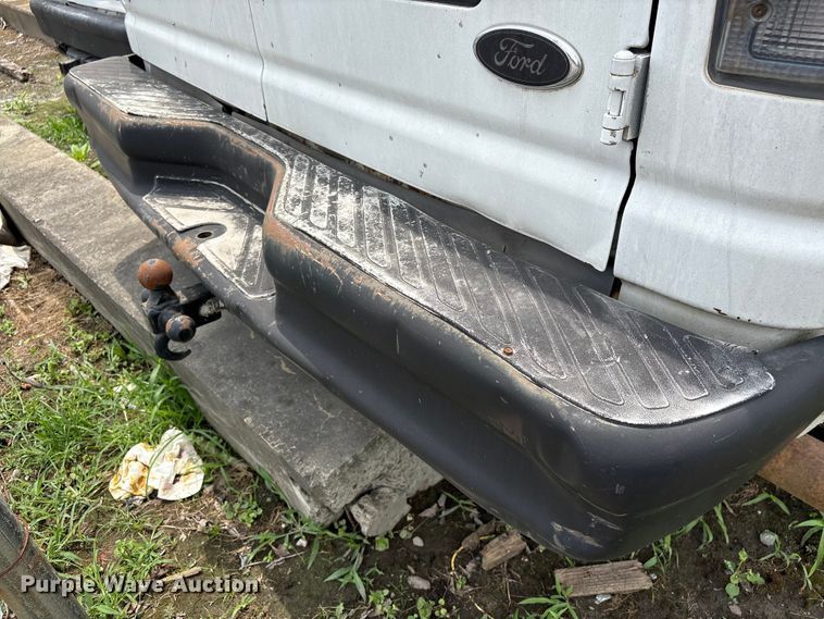 image for item EF1260 2003 Ford E350 van