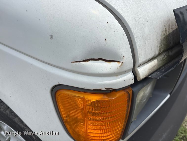 image for item EF1260 2003 Ford E350 van