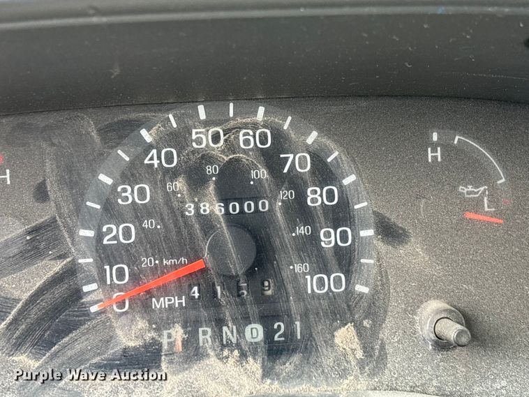 image for item EF1260 2003 Ford E350 van