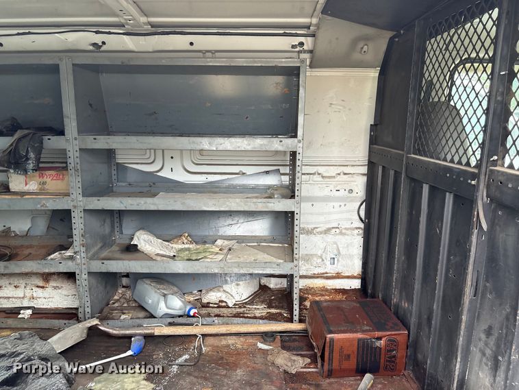 image for item EF1260 2003 Ford E350 van